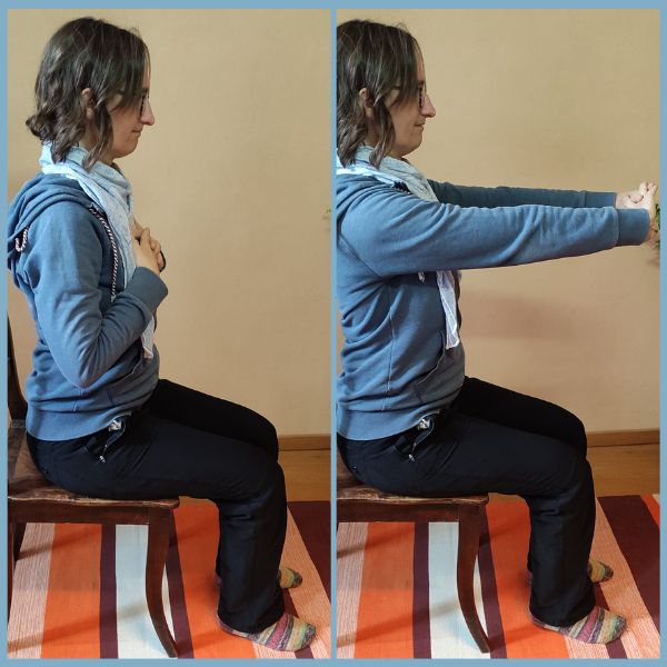 Yoga im Büro - Arme nach vorne strecken
